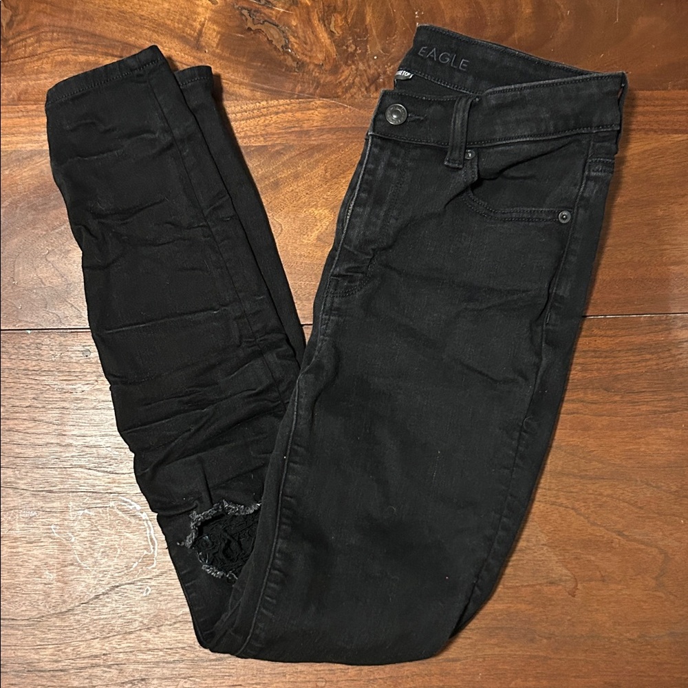 American Eagle High-Rise Jegging in Black - Size 8